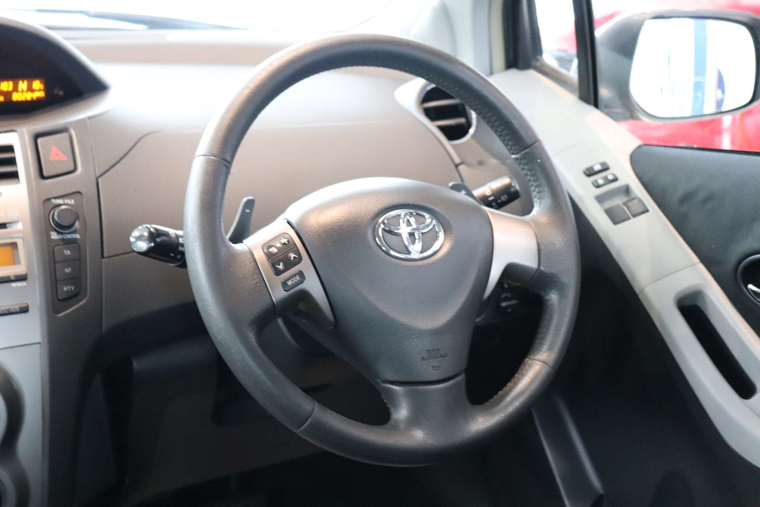 Used Toyota Yaris 2010 for sale - 77483011: Photo 14