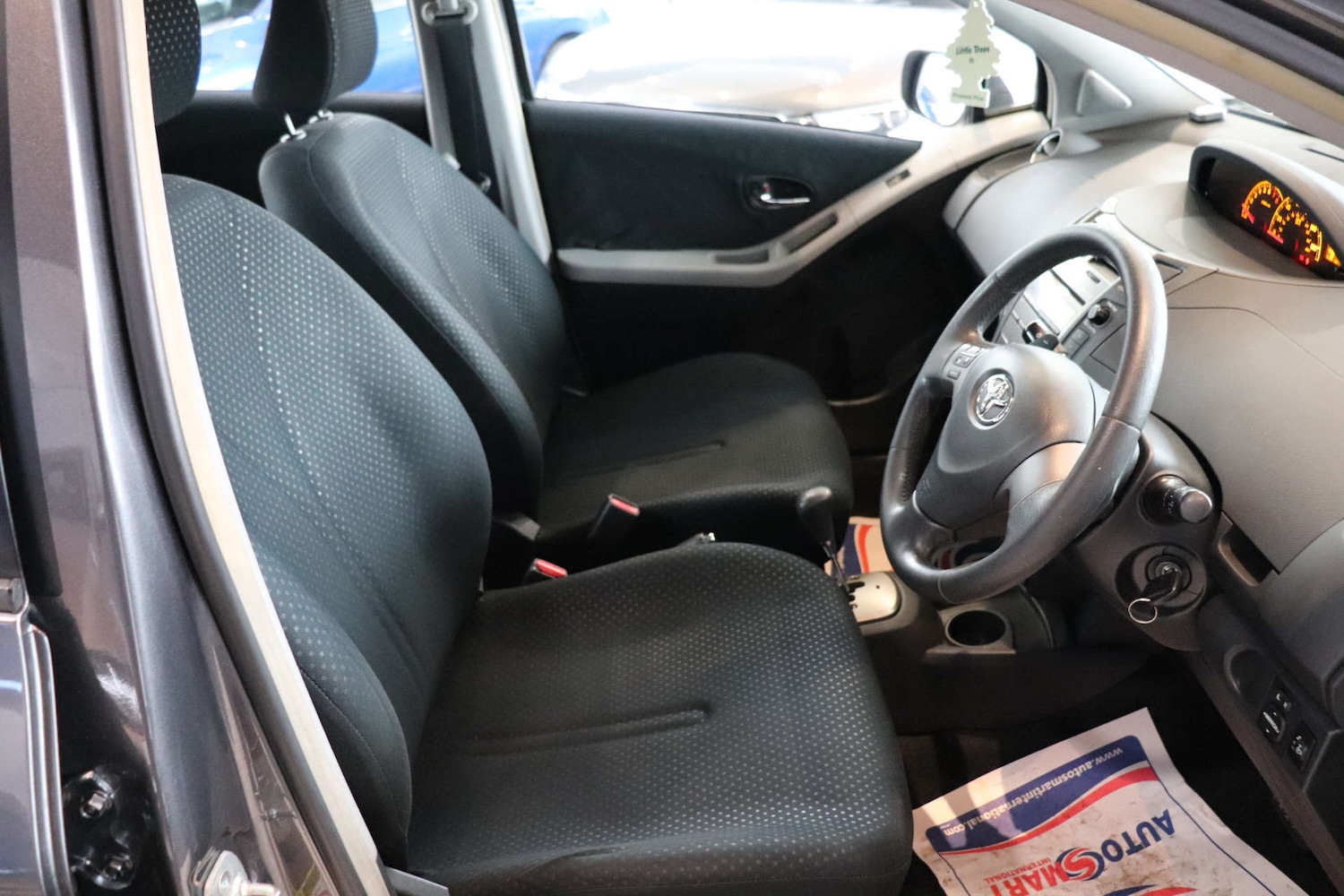 Used Toyota Yaris 2010 for sale - 77483011: Photo 16