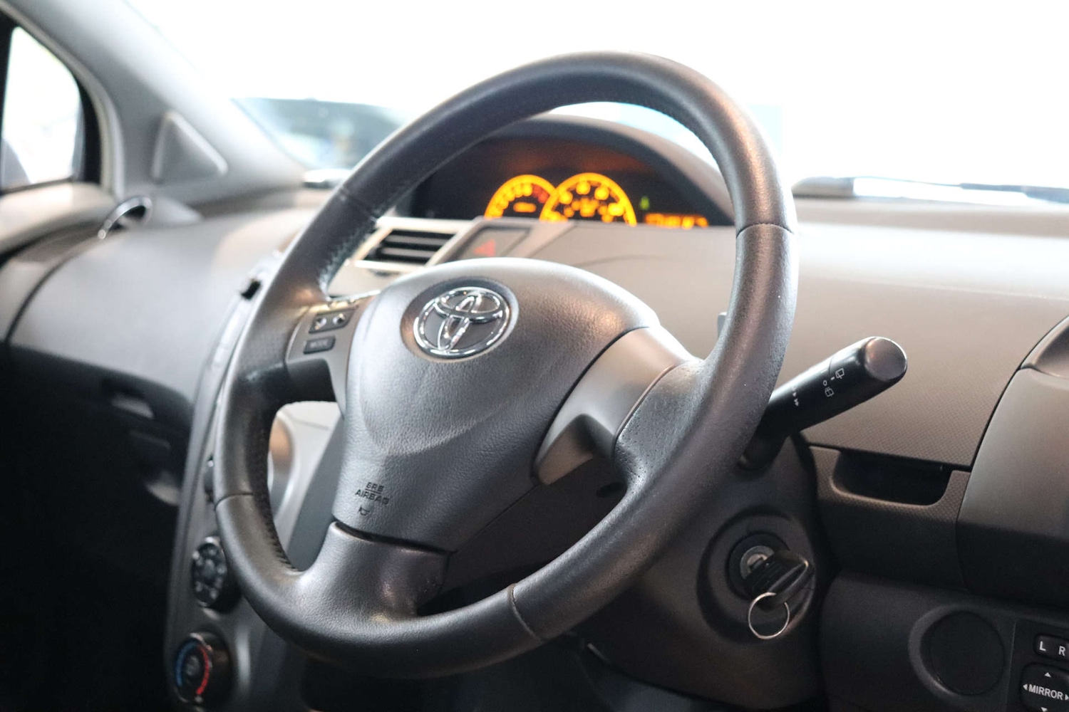 Used Toyota Yaris 2010 for sale - 77483011: Photo 19