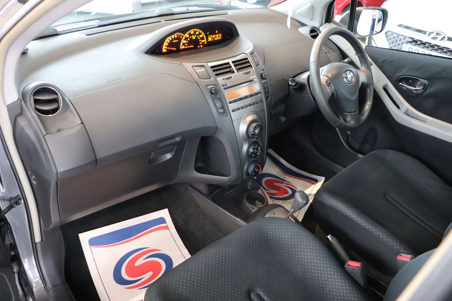 Used Toyota Yaris 2010 for sale - 77483011: Photo 29