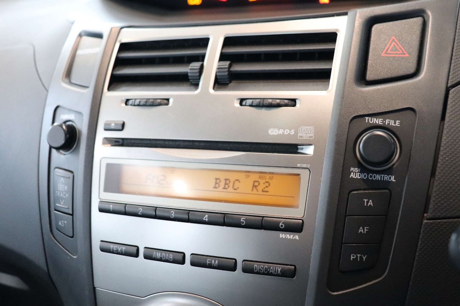 Used Toyota Yaris 2010 for sale - 77483011: Photo 37