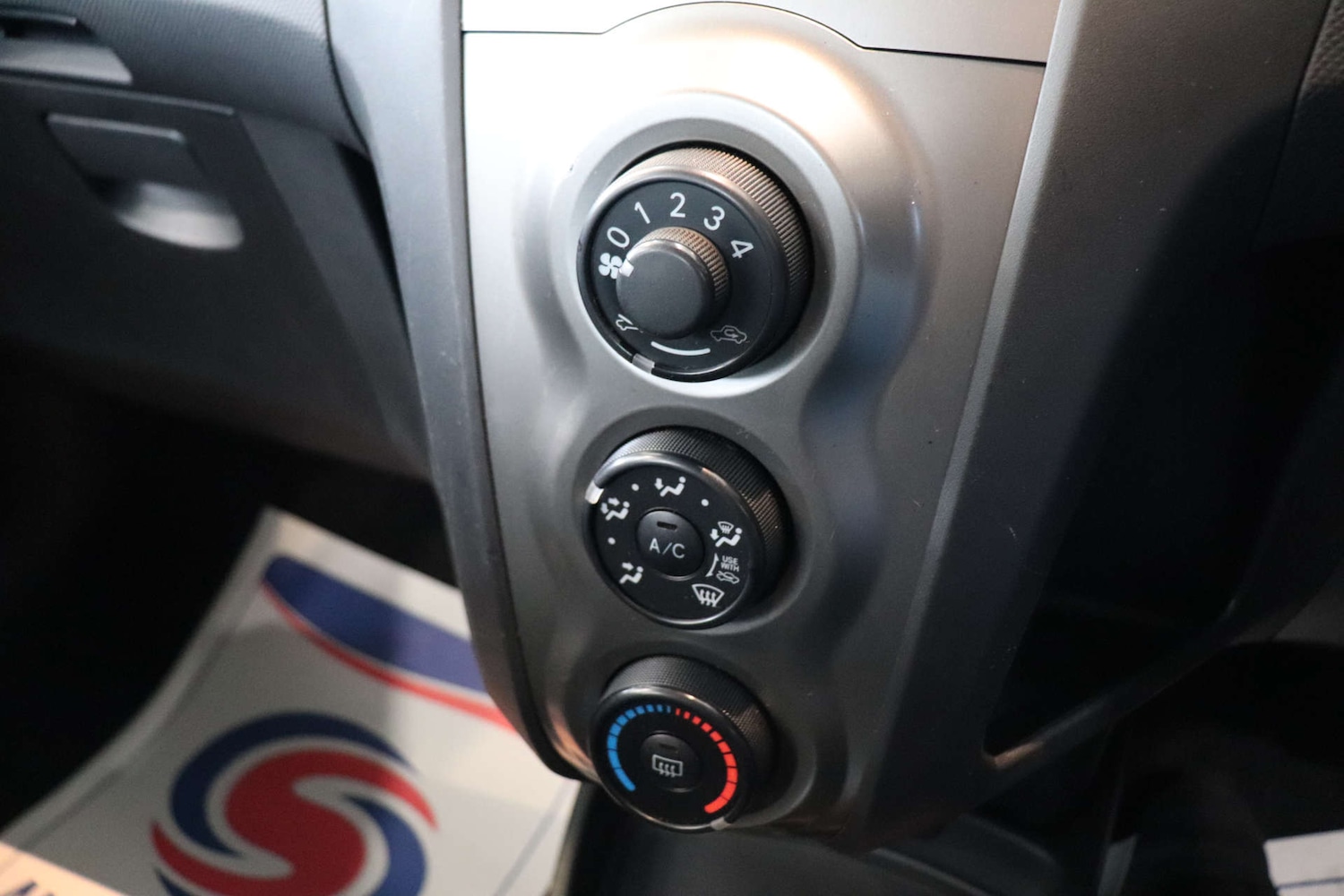 Used Toyota Yaris 2010 for sale - 77483011: Photo 38