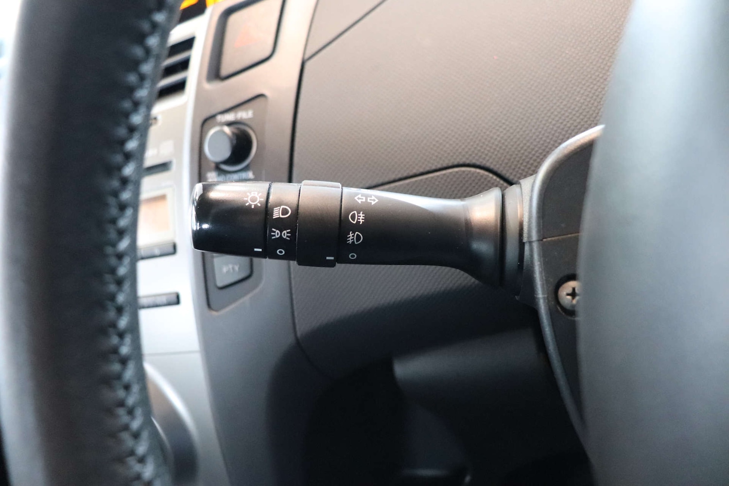 Used Toyota Yaris 2010 for sale - 77483011: Photo 42