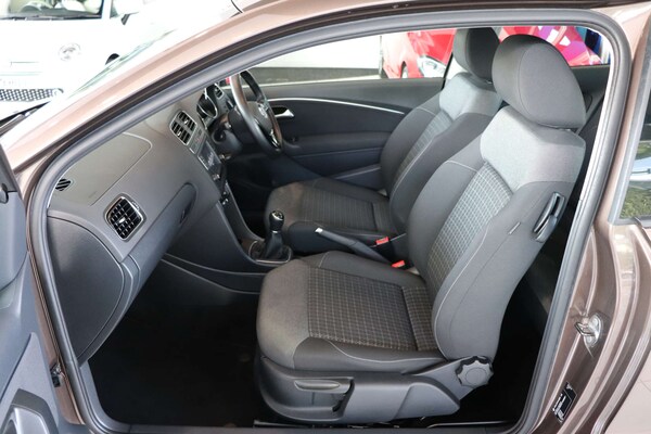 Used Volkswagen Polo 2015 for sale - 75300205: Photo 30