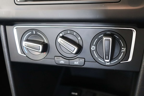 Used Volkswagen Polo 2015 for sale - 75300205: Photo 39