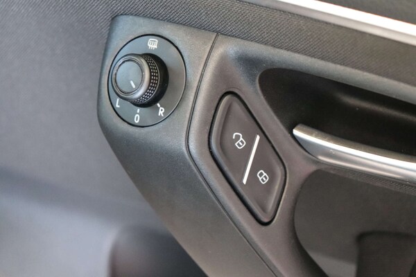 Used Volkswagen Polo 2015 for sale - 75300205: Photo 49