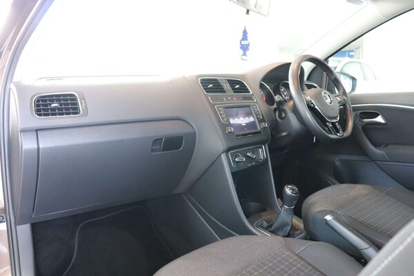 Used Volkswagen Polo 2015 for sale - 75300205: Photo 4