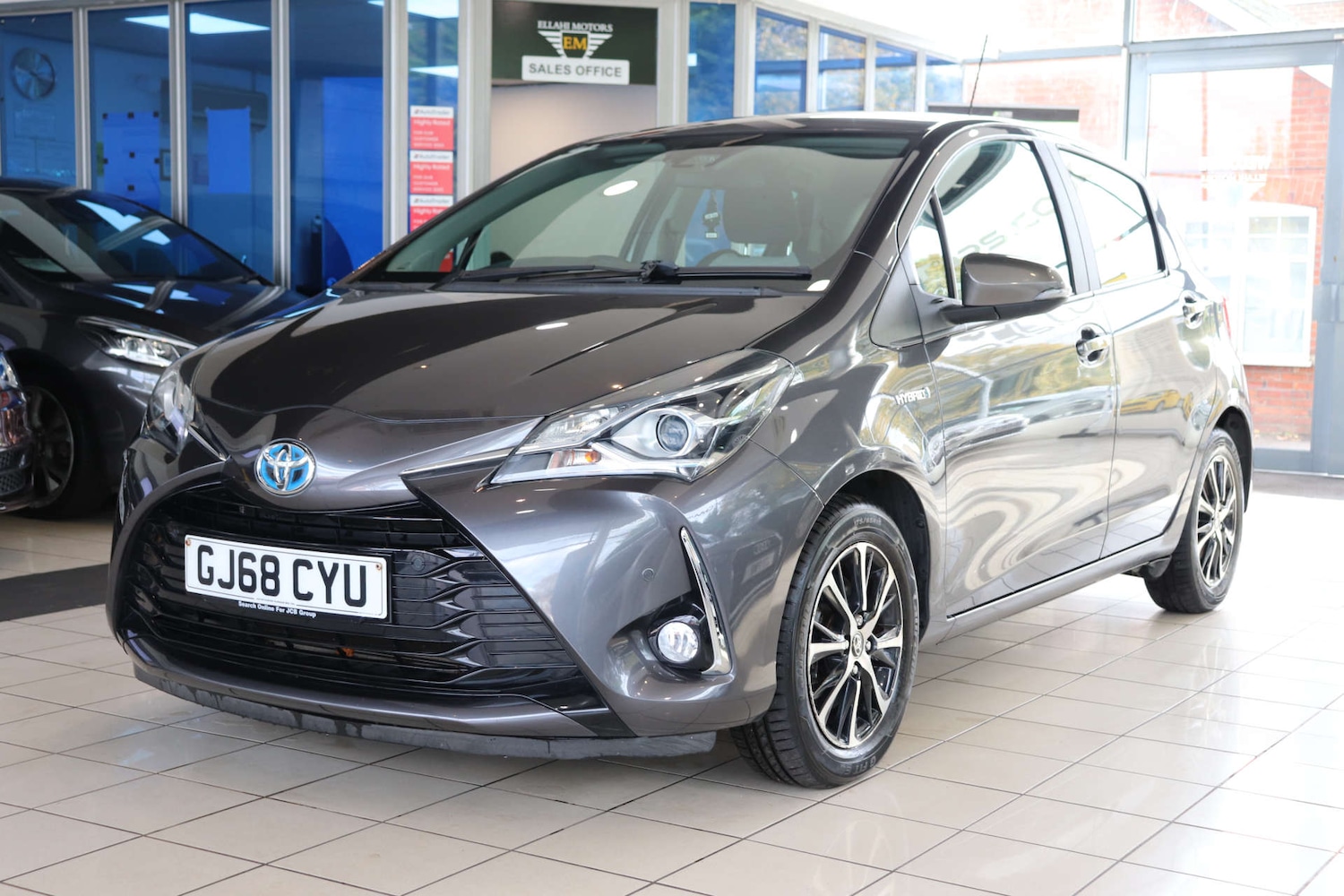 Used Toyota Yaris 2018 for sale - 76354269: Photo 2