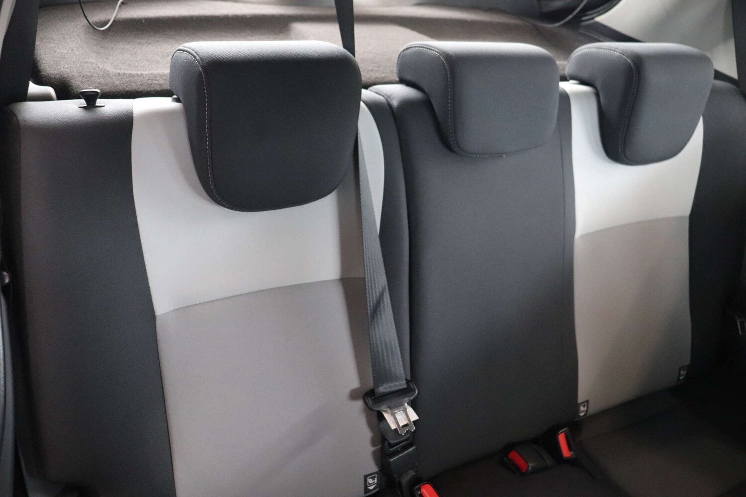 Used Toyota Yaris 2018 for sale - 76354269: Photo 27