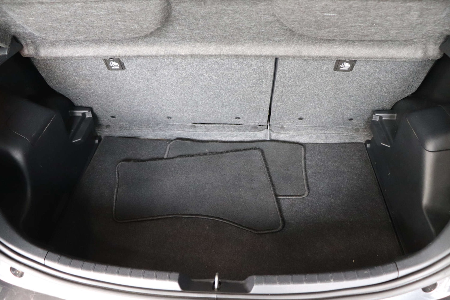 Used Toyota Yaris 2018 for sale - 76354269: Photo 62