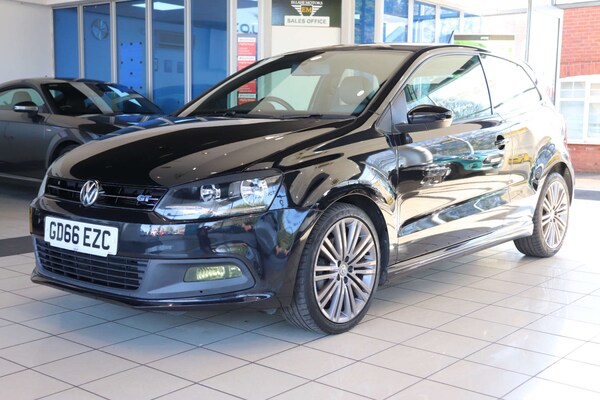 Used Volkswagen Polo 2016 for sale - 73898035: Photo 2