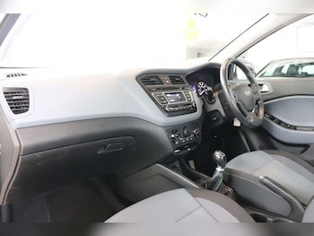 Used Hyundai i20 2016 for sale - 76144429: Photo 4