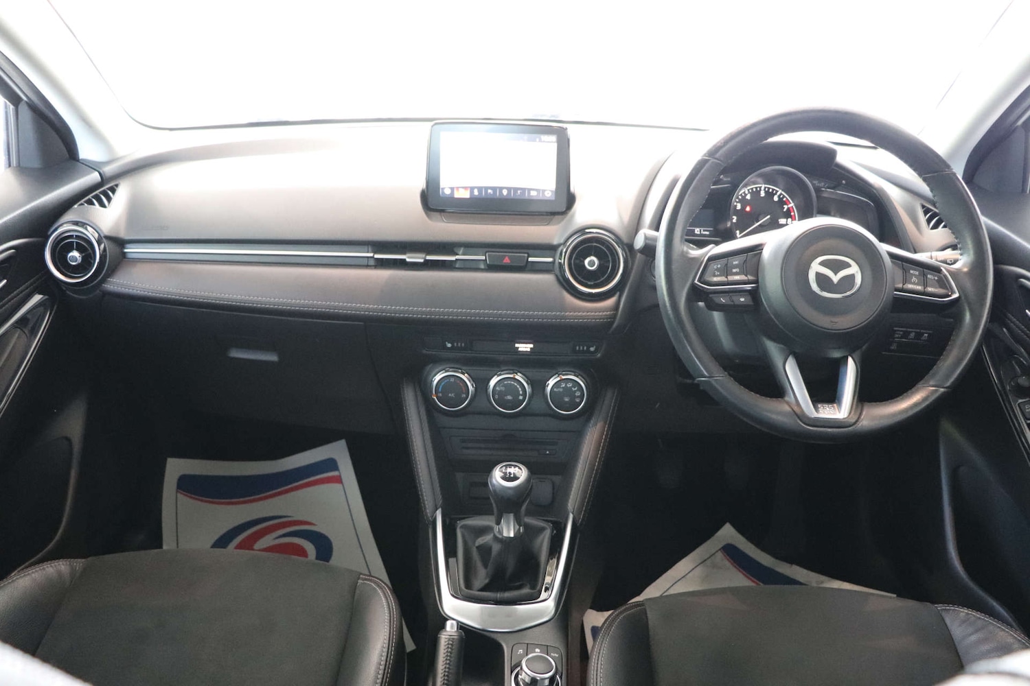 Used Mazda Mazda2 2017 for sale - 76005205: Photo 3