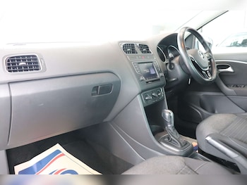 Used Volkswagen Polo 2016 for sale - 75525639: Photo