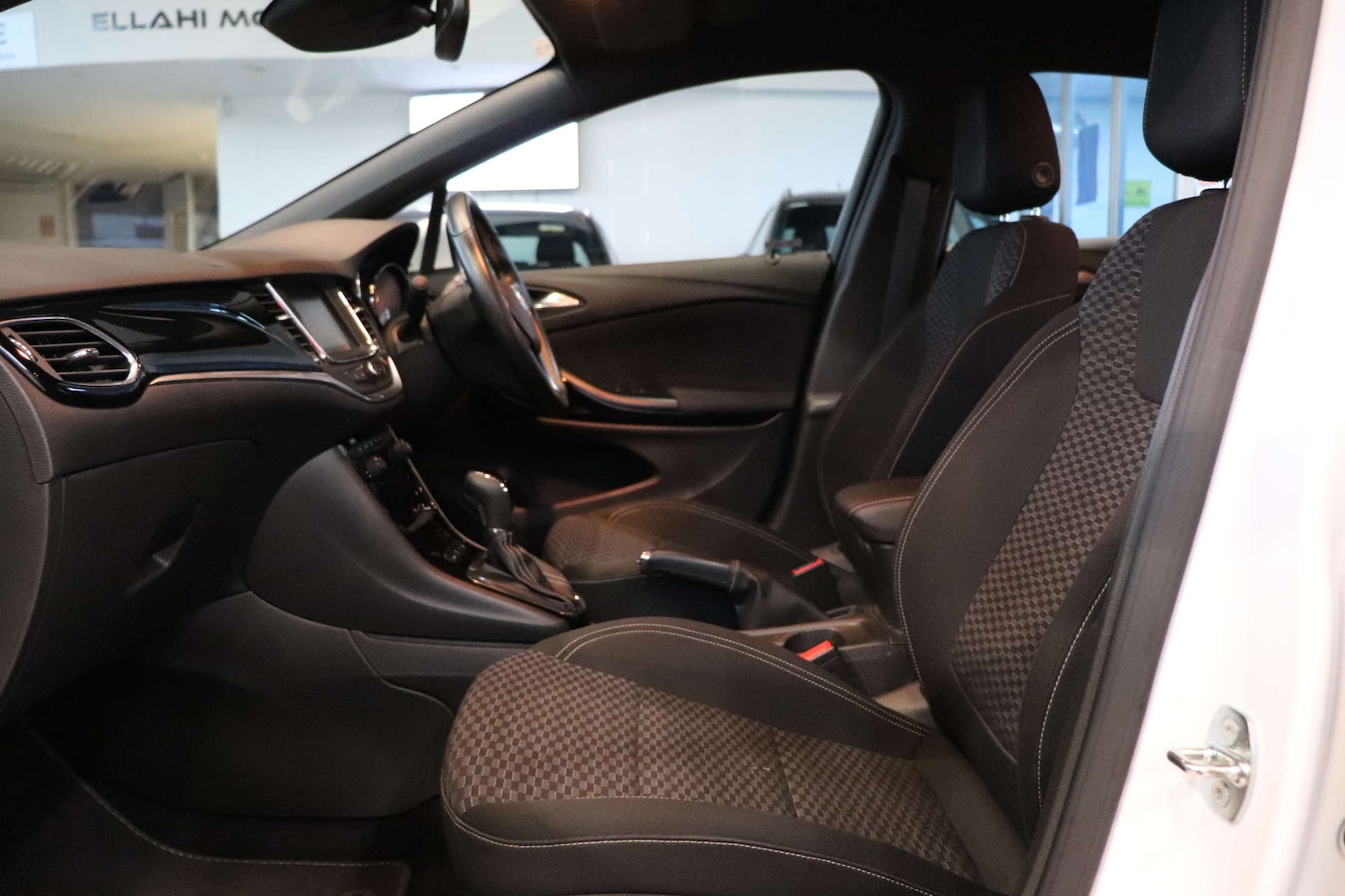 Used Vauxhall Astra 2016 for sale - 76589722: Photo 46