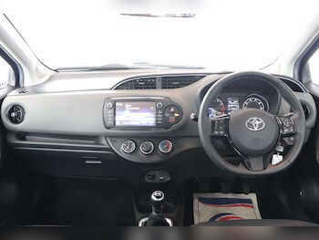 Used Toyota Yaris 2020 for sale - 75421246: Photo