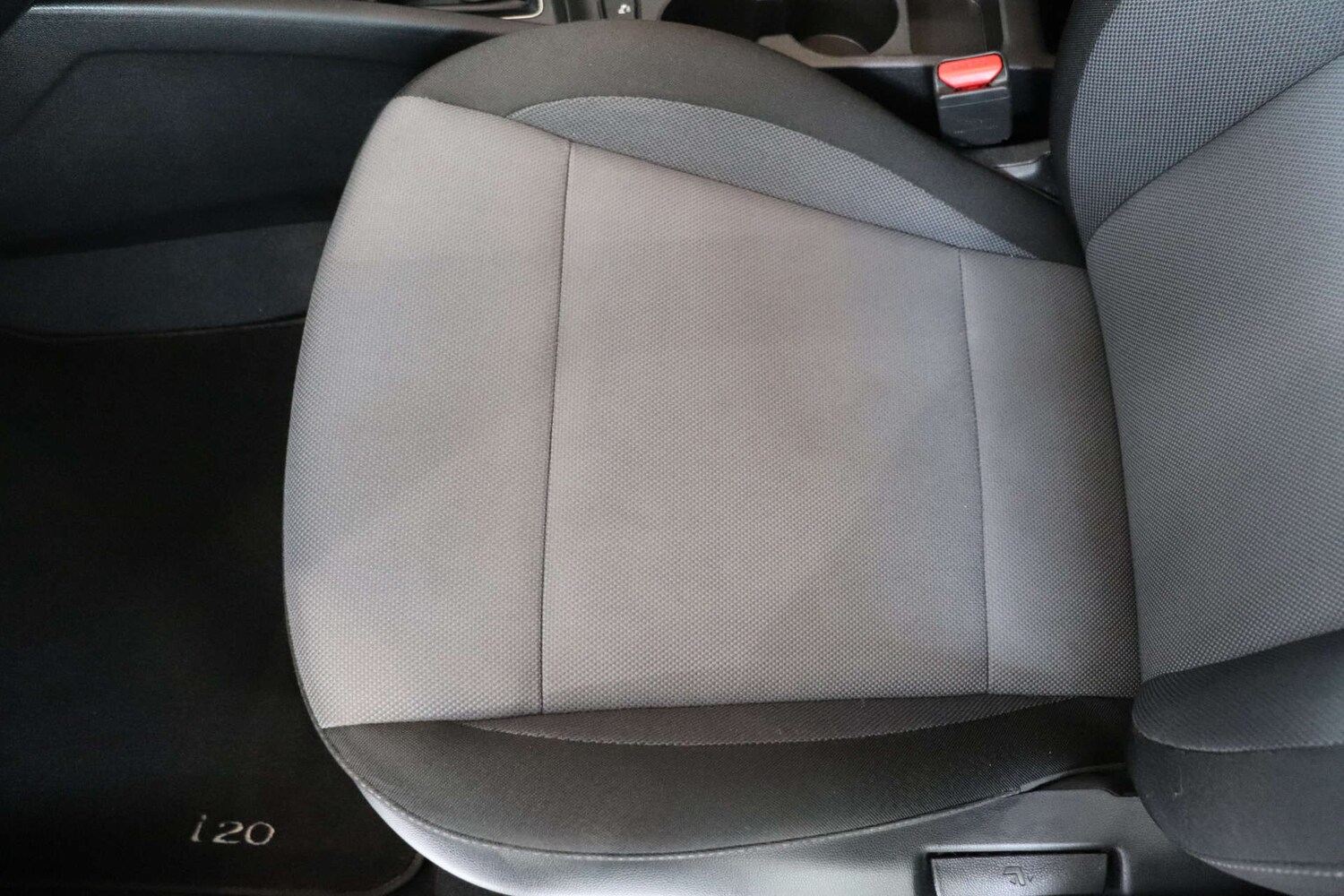 Used Hyundai i20 2017 for sale - 78094546: Photo 38