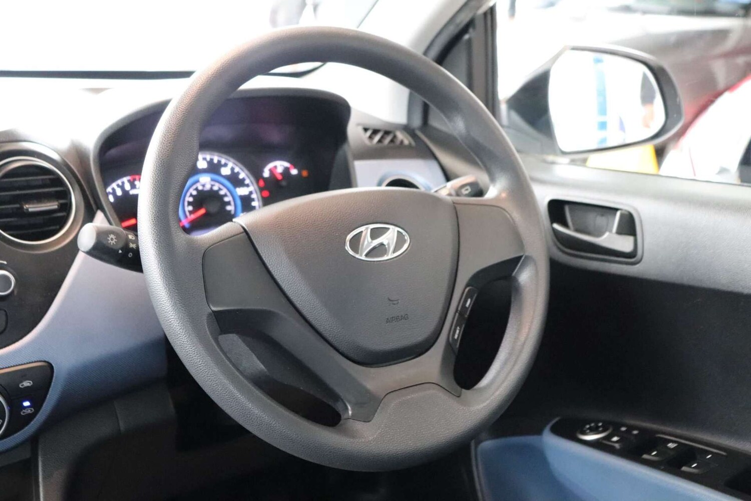 Used Hyundai i10 2015 for sale - 76363571: Photo 15