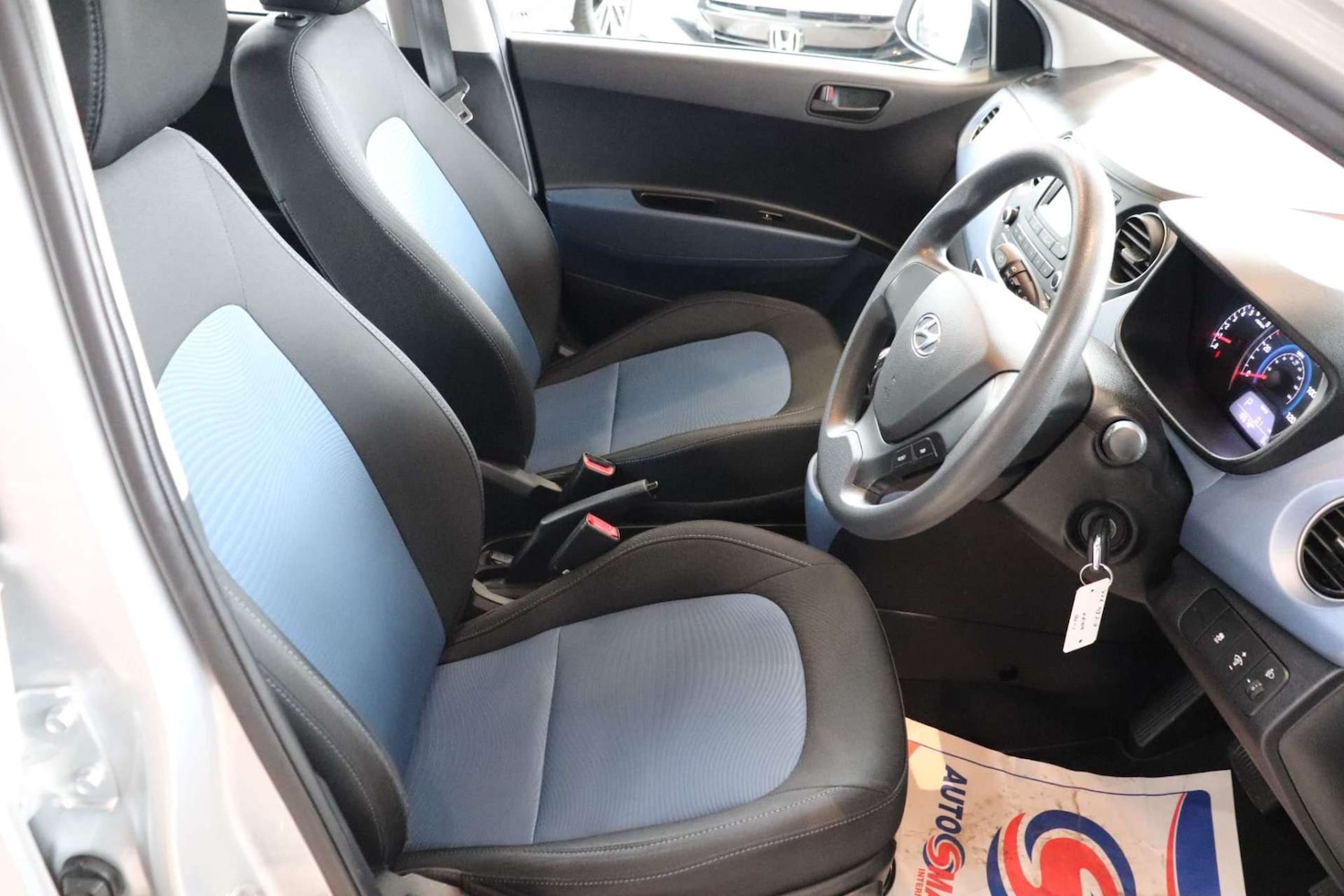 Used Hyundai i10 2015 for sale - 76363571: Photo 18