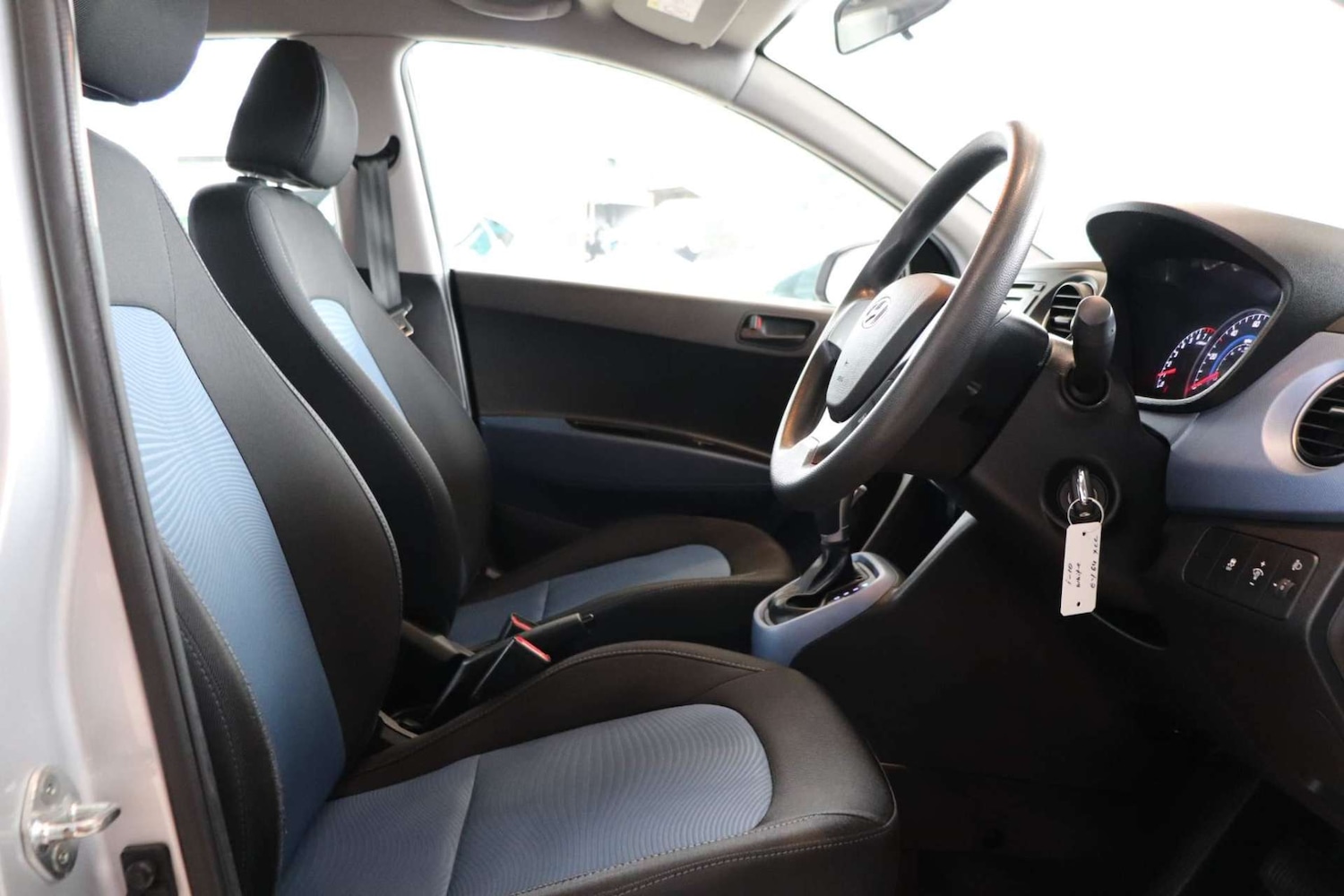 Used Hyundai i10 2015 for sale - 76363571: Photo 19
