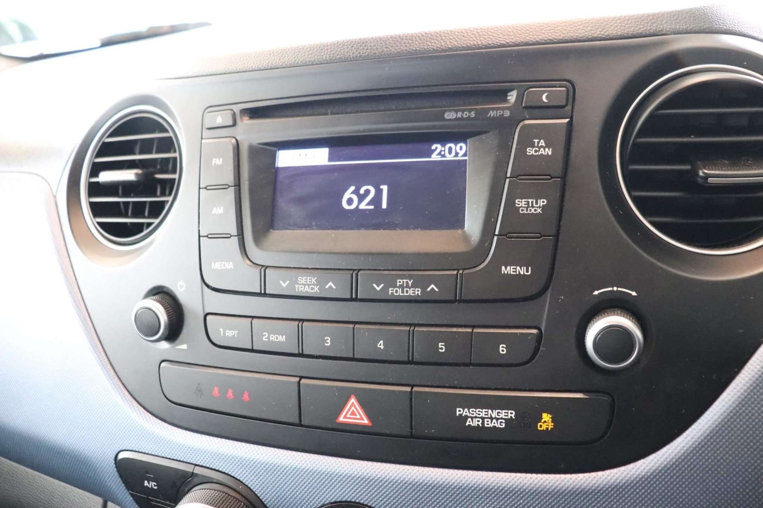 Used Hyundai i10 2015 for sale - 76363571: Photo 37