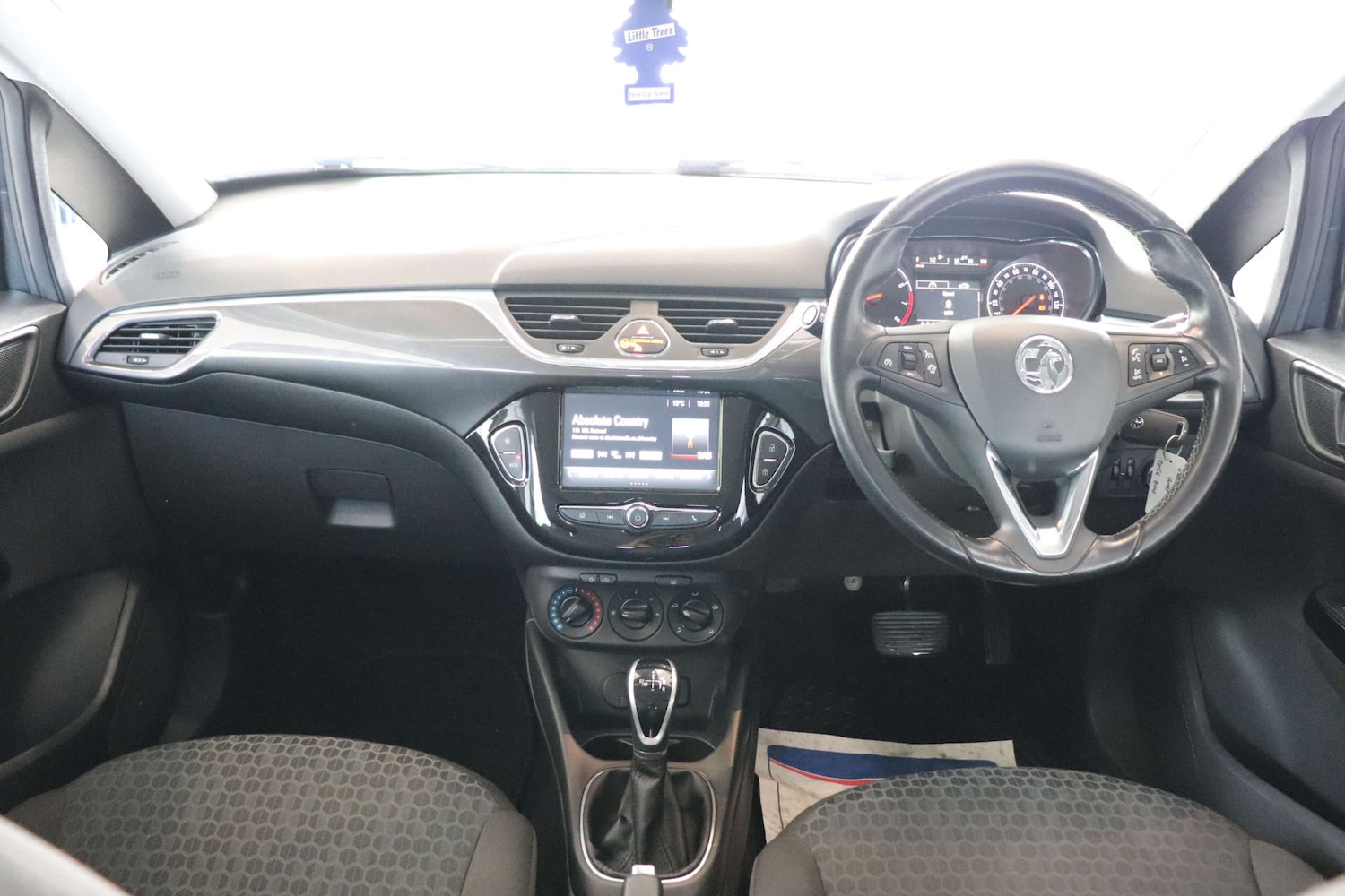 Used Vauxhall Corsa 2016 for sale - 77241087: Photo 3