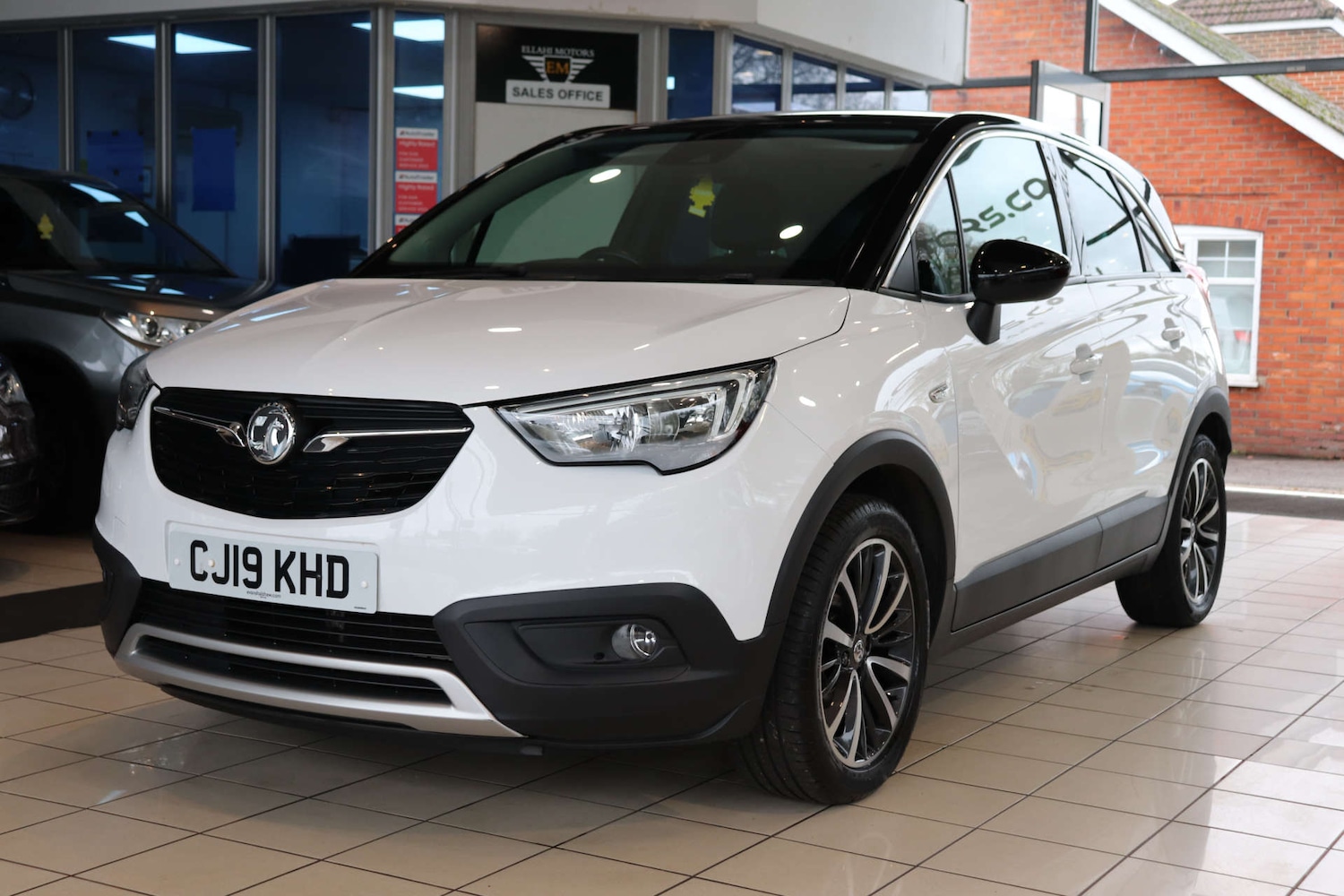 Used Vauxhall Crossland X 2019 for sale - 76625867: Photo 2