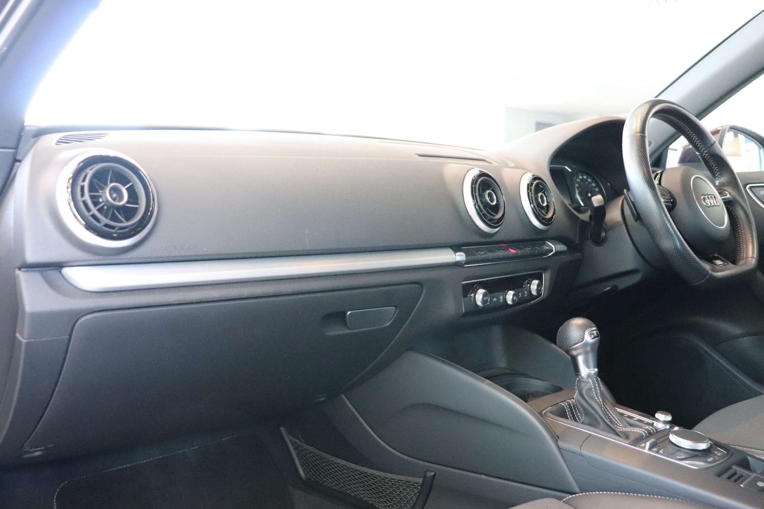 Used Audi A3 2015 for sale - 76602068: Photo 4