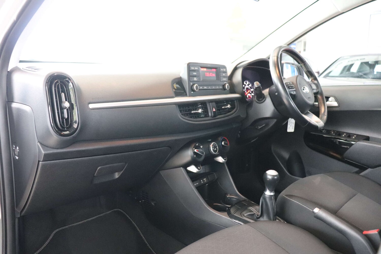 Used Kia Picanto 2017 for sale - 76092342: Photo 4