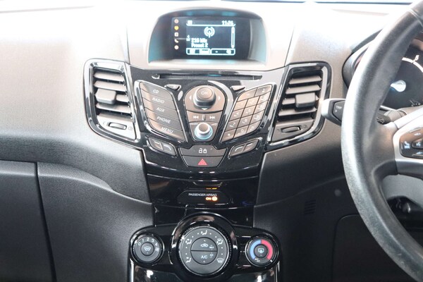 Used Ford Fiesta 2014 for sale - 74074875: Photo 15