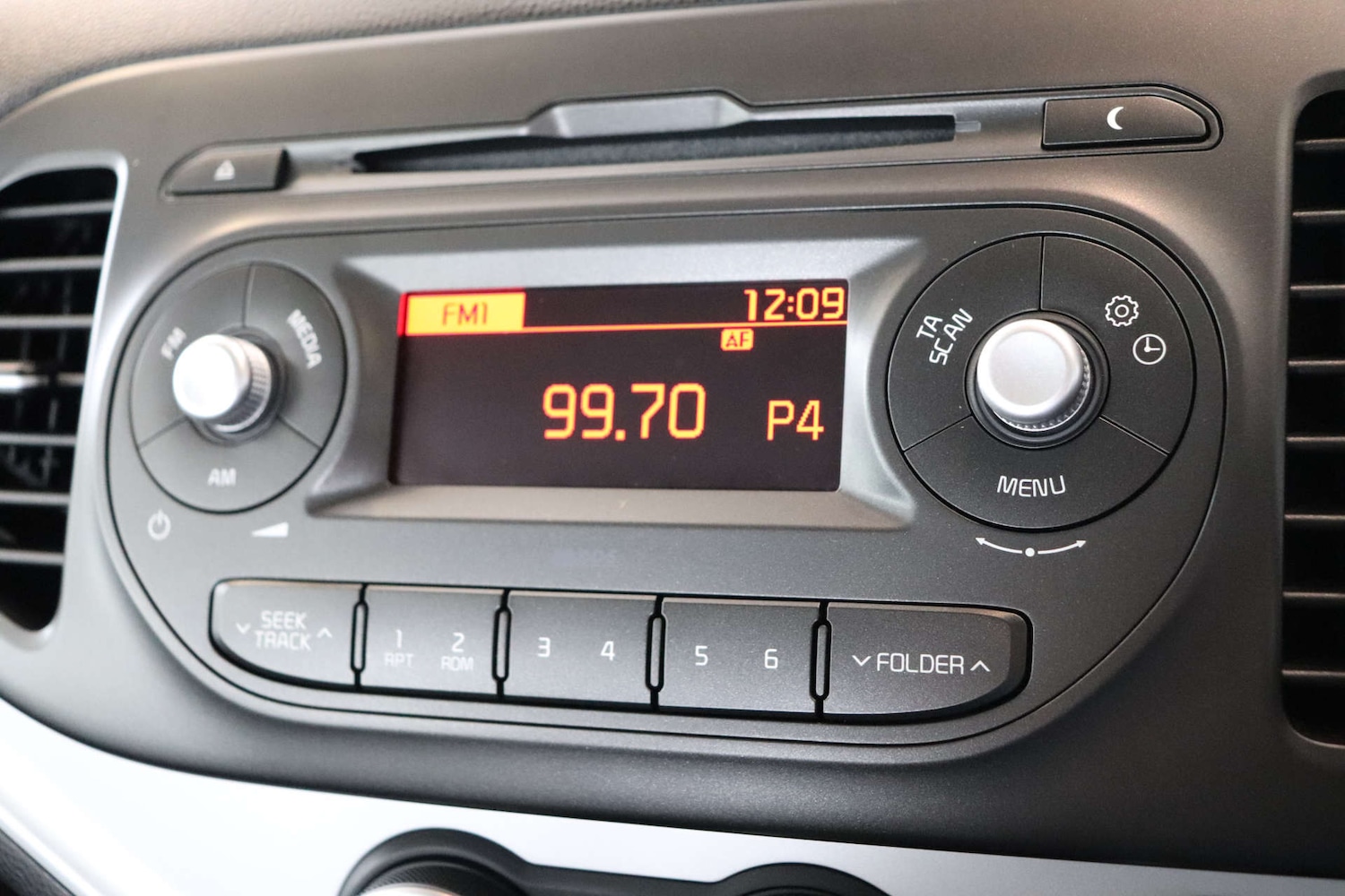 Used Kia Picanto 2015 for sale - 77312230: Photo 41