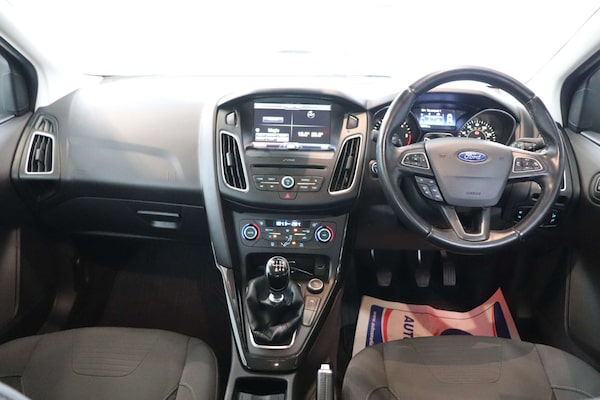 Used Ford Focus 2015 for sale - 76232963: Photo 3