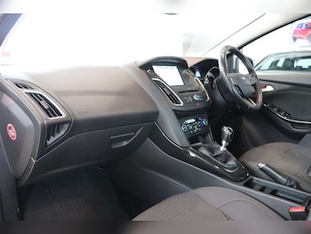 Used Ford Focus 2015 for sale - 76232963: Photo 4