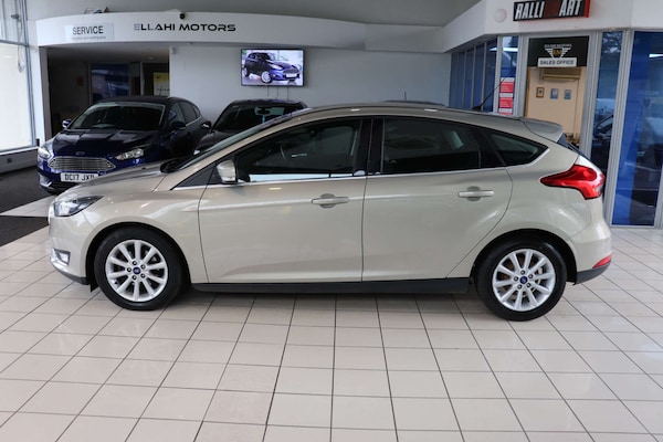 Used Ford Focus 2015 for sale - 76232963: Photo 5