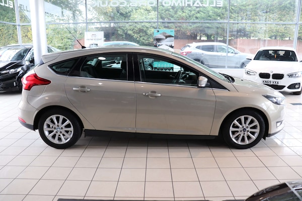 Used Ford Focus 2015 for sale - 76232963: Photo 9