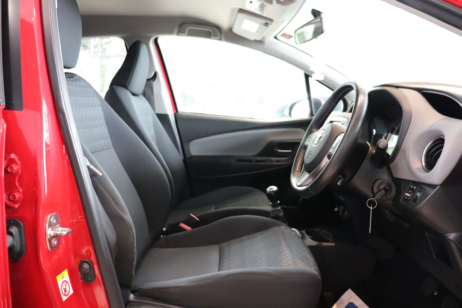 Used Toyota Yaris 2016 for sale - 76005239: Photo 19