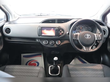 Used Toyota Yaris 2016 for sale - 76005239: Photo 3