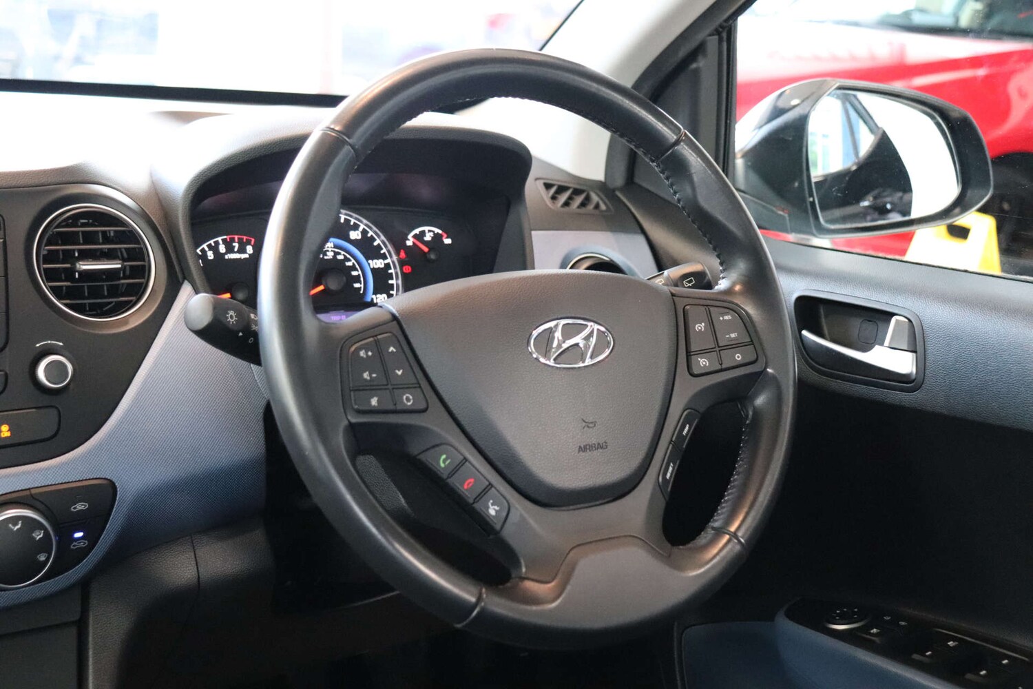Used Hyundai i10 2014 for sale - 76737866: Photo 16