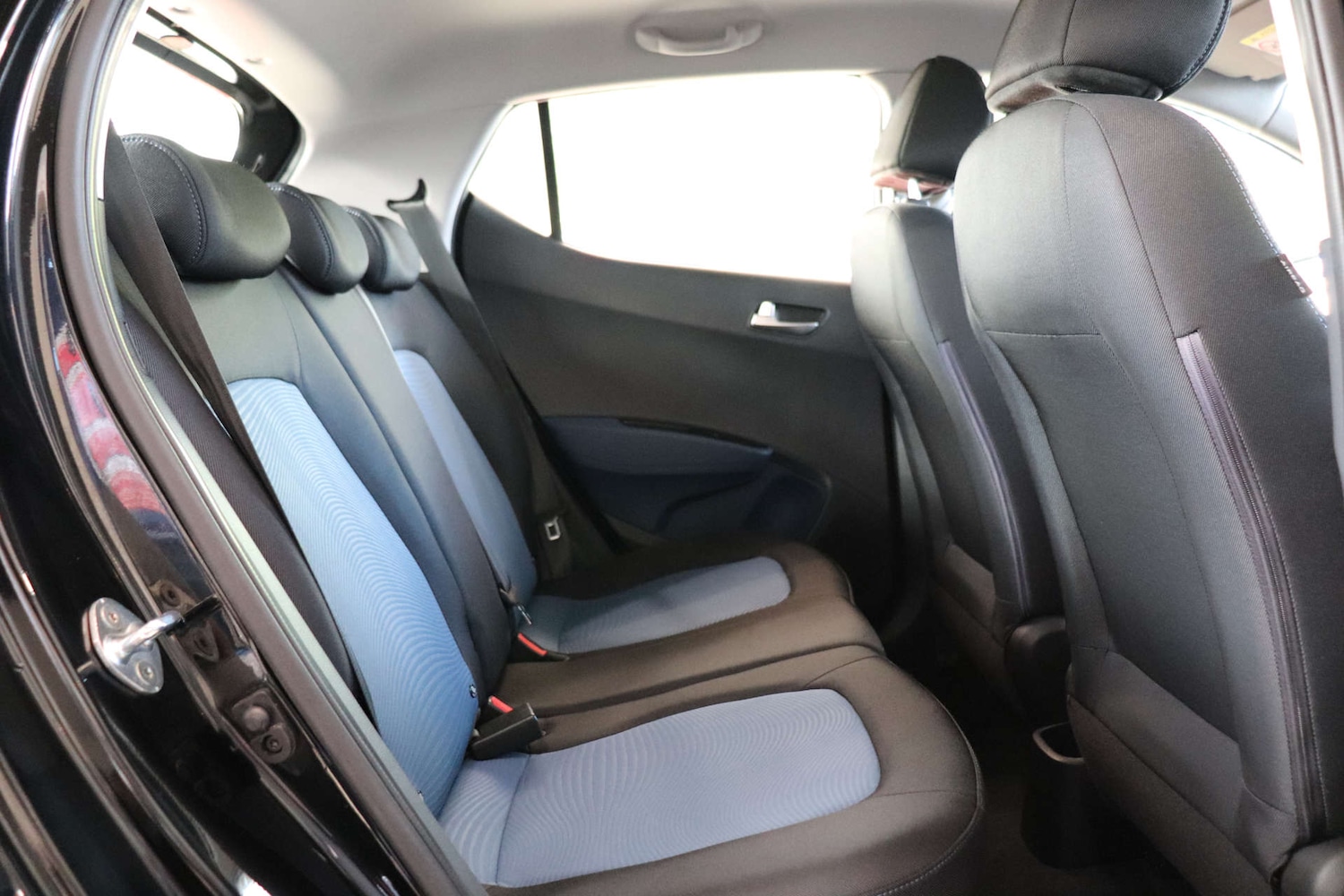 Used Hyundai i10 2014 for sale - 76737866: Photo 26