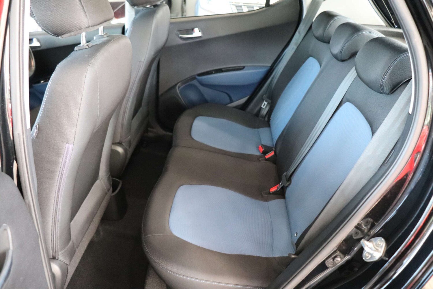 Used Hyundai i10 2014 for sale - 76737866: Photo 29