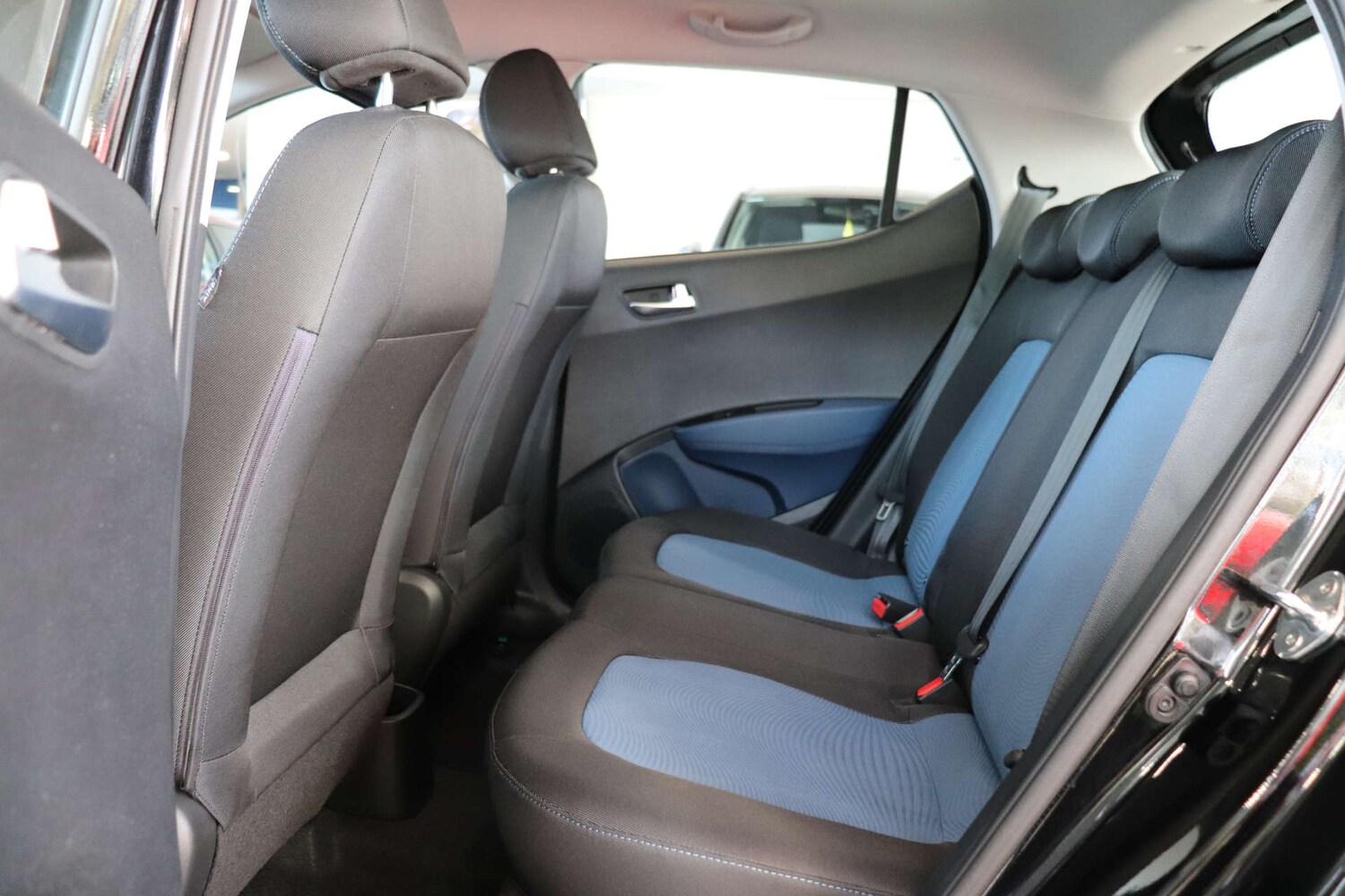 Used Hyundai i10 2014 for sale - 76737866: Photo 30