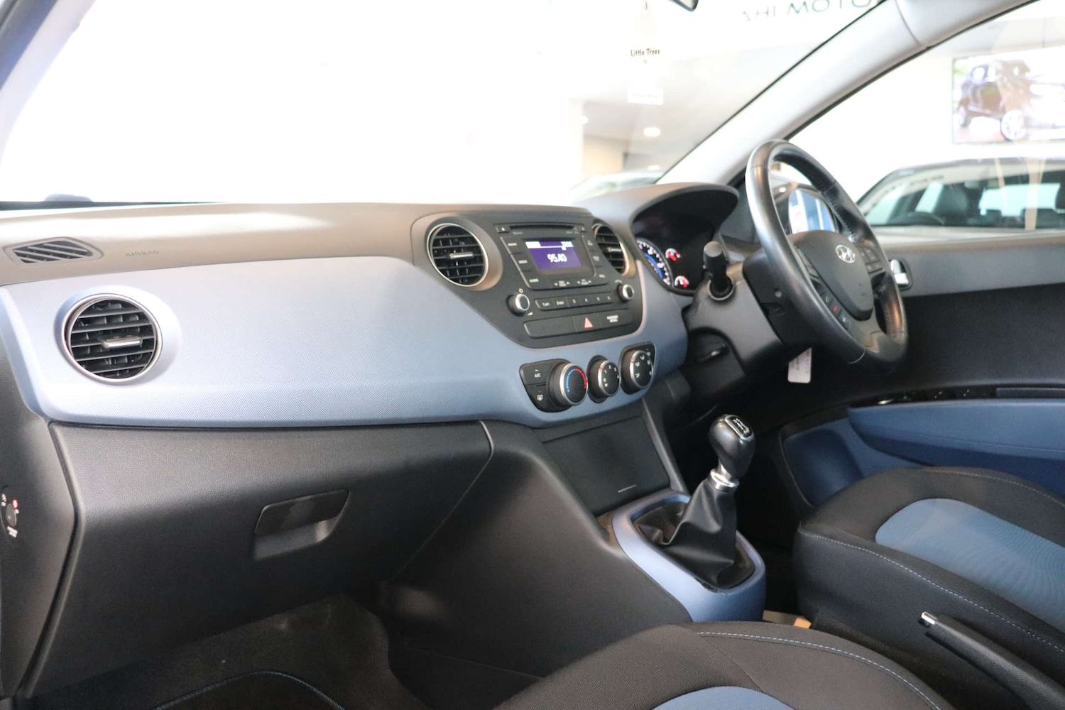 Used Hyundai i10 2014 for sale - 76737866: Photo 35