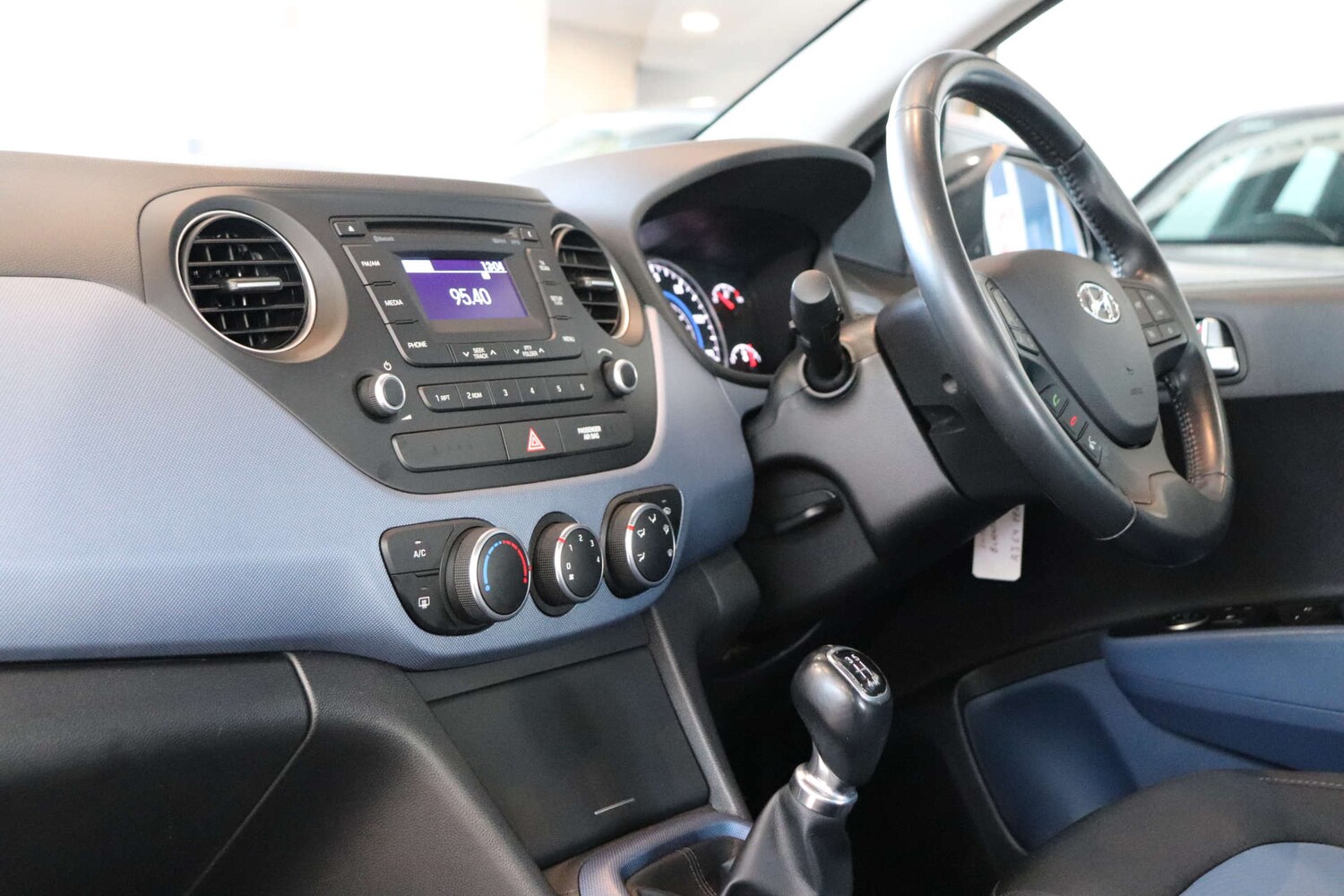 Used Hyundai i10 2014 for sale - 76737866: Photo 37