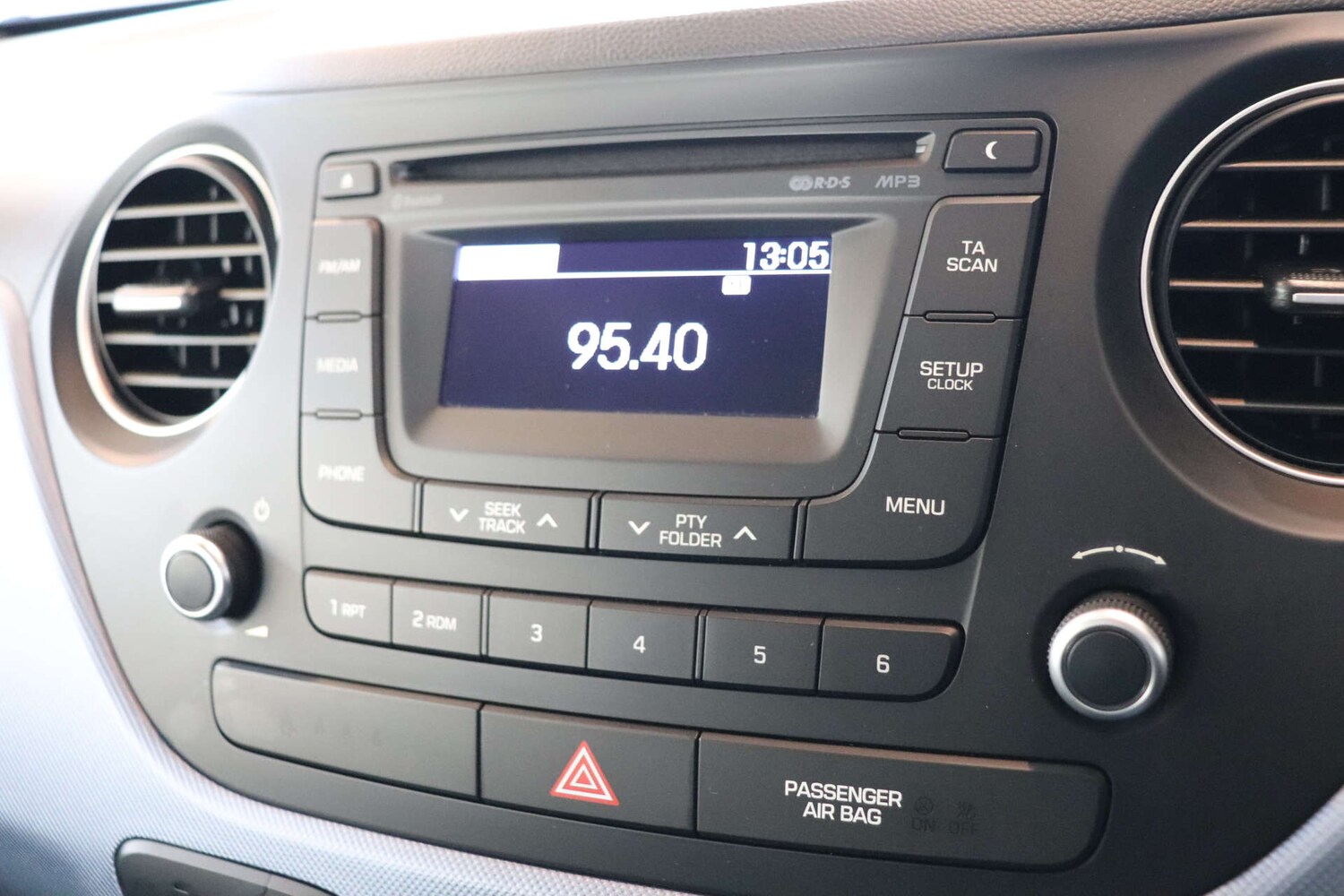 Used Hyundai i10 2014 for sale - 76737866: Photo 41