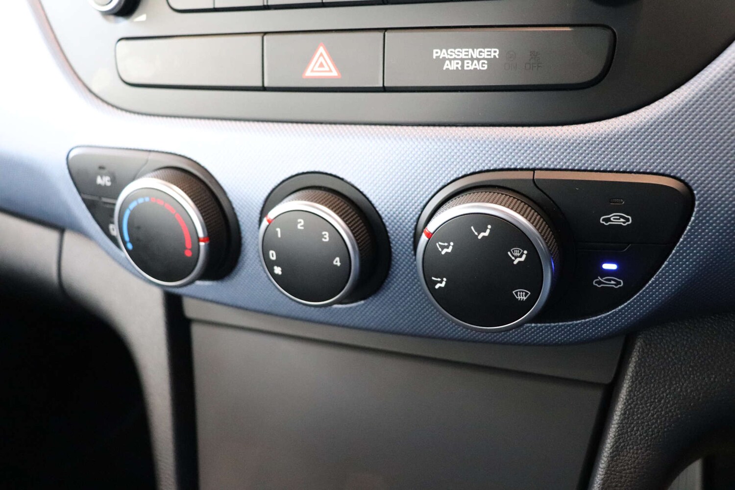 Used Hyundai i10 2014 for sale - 76737866: Photo 42