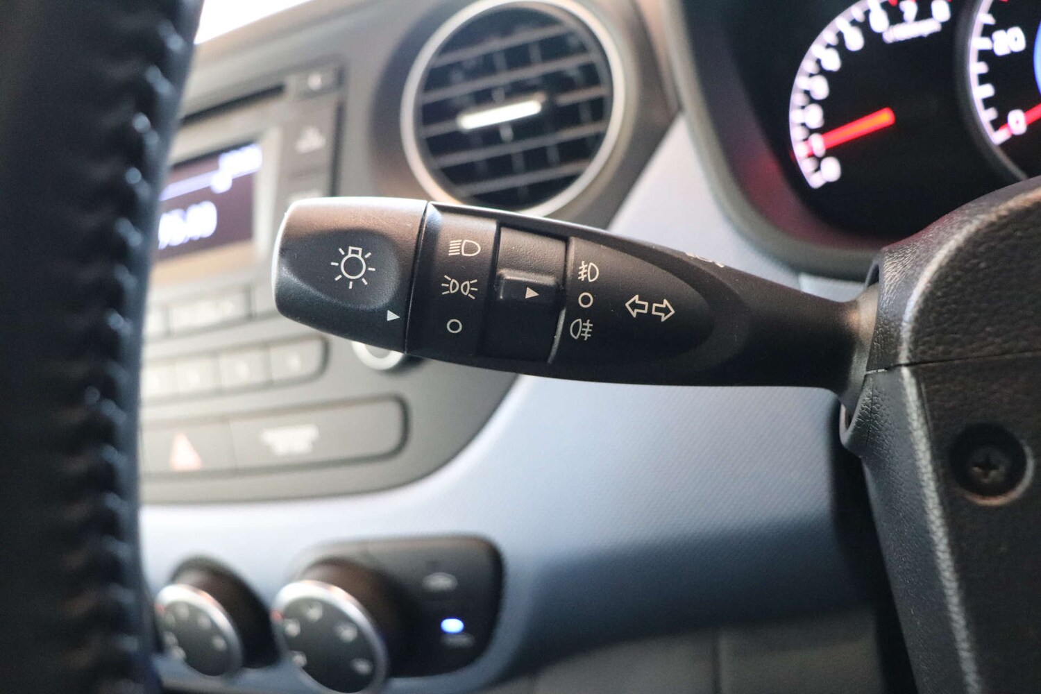 Used Hyundai i10 2014 for sale - 76737866: Photo 49