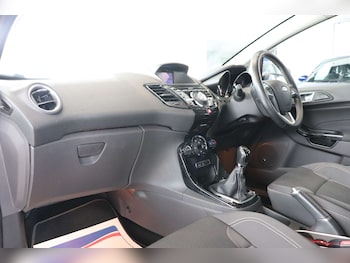Used Ford Fiesta 2016 for sale - 75441669: Photo