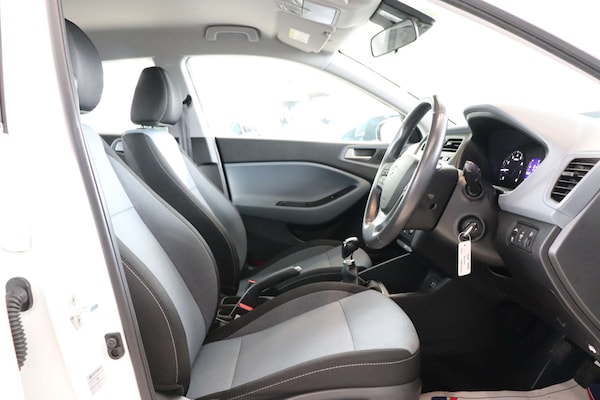 Used Hyundai i20 2016 for sale - 76277538: Photo 19