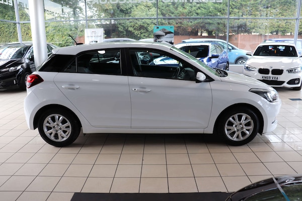 Used Hyundai i20 2016 for sale - 76277538: Photo 9