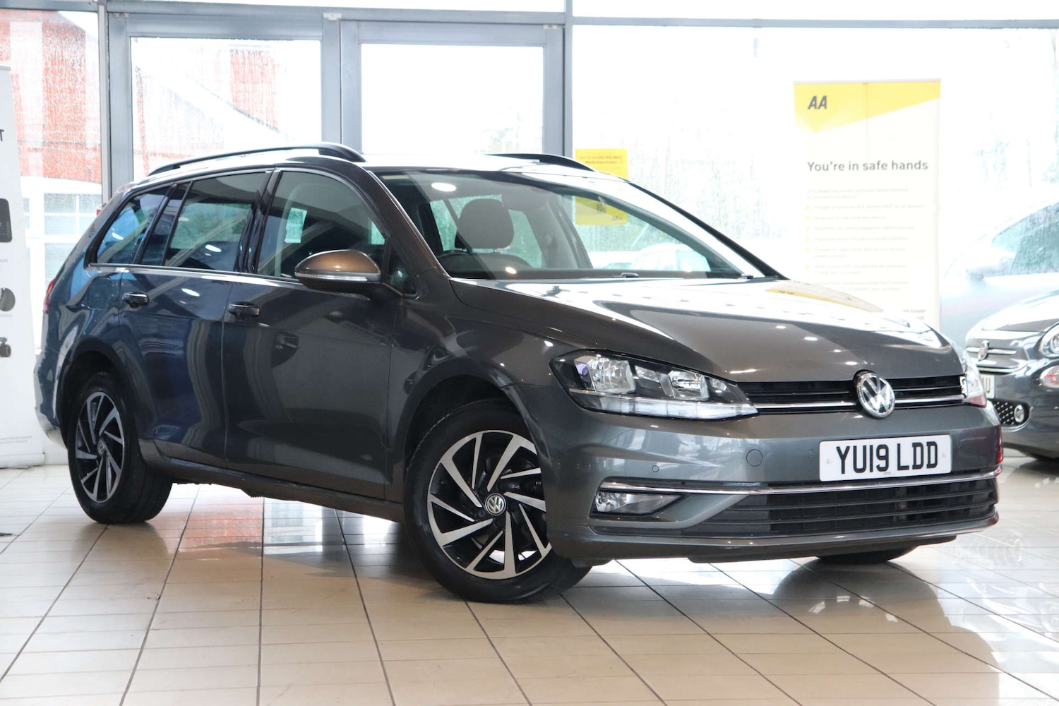 Used Volkswagen Golf 2019 for sale - 76170877: Photo 1